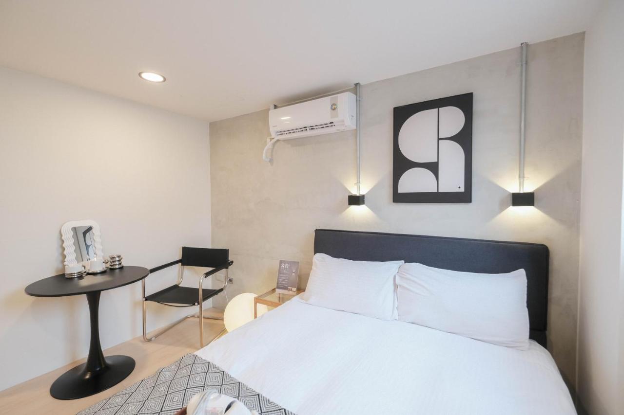 七七漫旅 Seven77 Apartment Tainan Luaran gambar