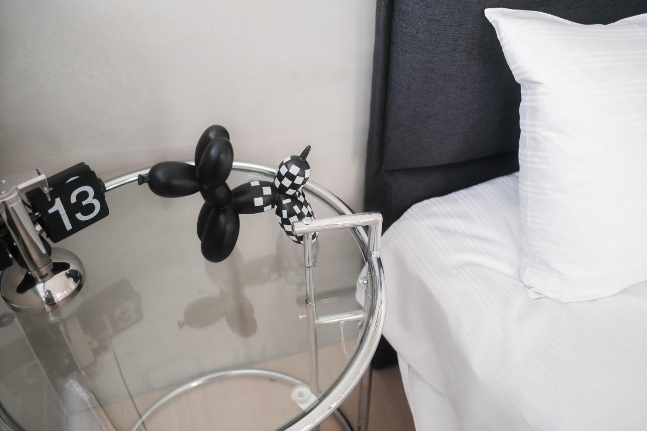 七七漫旅 Seven77 Apartment Tainan Luaran gambar