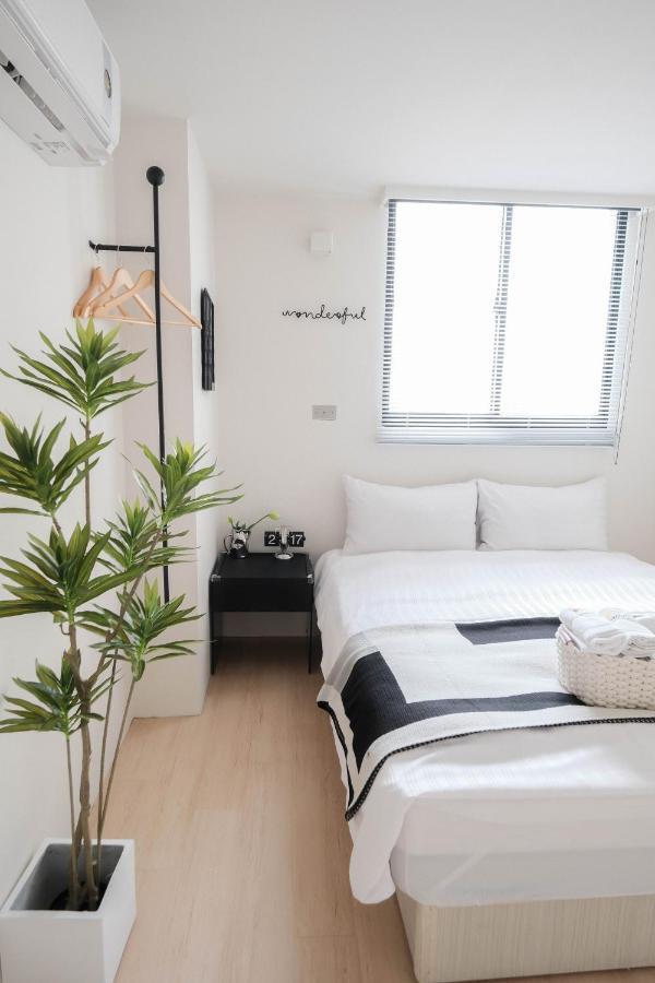 七七漫旅 Seven77 Apartment Tainan Luaran gambar